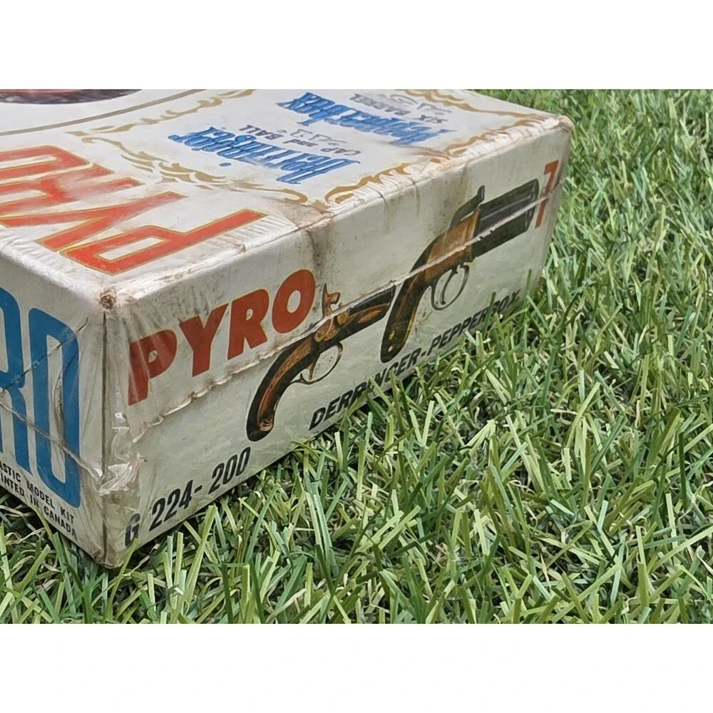 Vtg Pyro Rare New Sealed Derringer + Pepperbox Full Size Models Kit #G 224-200